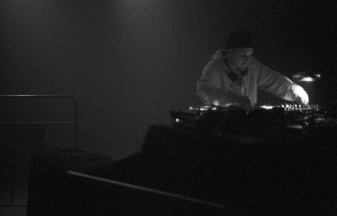 7 WAVES TOUR, Neffa-T, Commodo, Fuchs2, Praha, WZ kopie